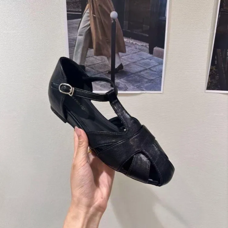 Retro Forest System Summer 2026 New Hollow out Soft Bottom Woven round Toe T-Strap Flat Roman Sandals Women Breathable Balance