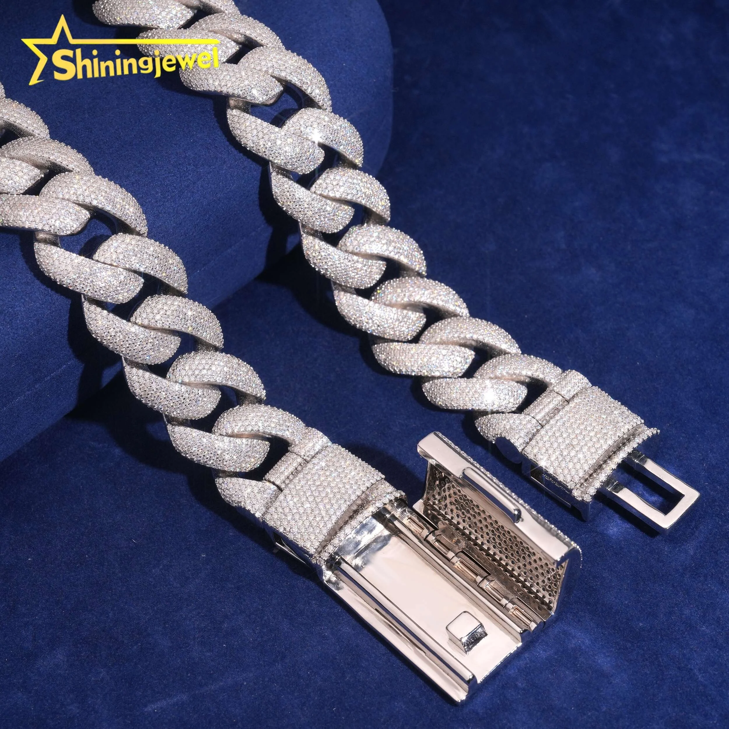 Big Luxury Heavy Hip Hop Mens Rapper 925 Sterling Silver 25mm Iced Out Moissanite Cuban Link Chain.