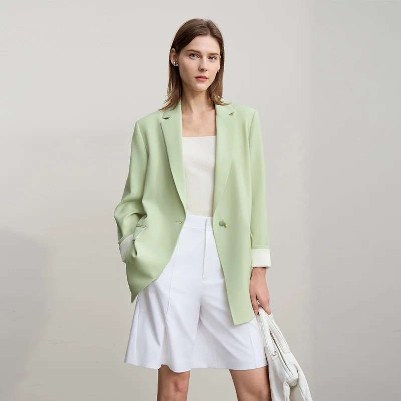 เสื้อแจ็คเก็ตผู้หญิง Amii รุ่นใหม่ประจำฤดูใบไม้ผลิ 2026 แบบสวมใส่สบาย มีกระดุม บ่าเสริม ทรงหลวม ผ้ากันยับ ความยาวปานกลาง รุ่น 12611021