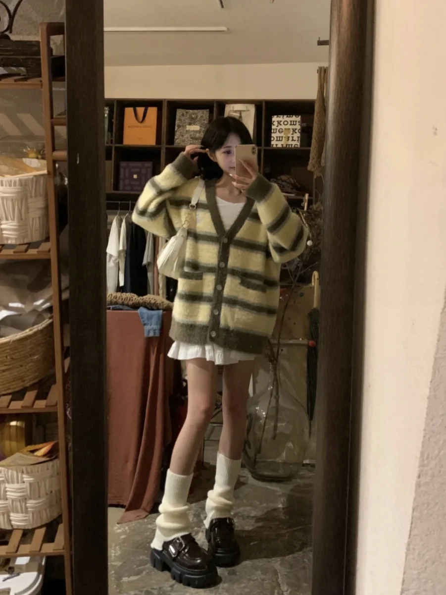 

Women's V-Ne Knitted Sweater Coat Spring Autumn New Lazy Soft Design Stripe Knitwear Cardigan Commute Sle Loose Fit