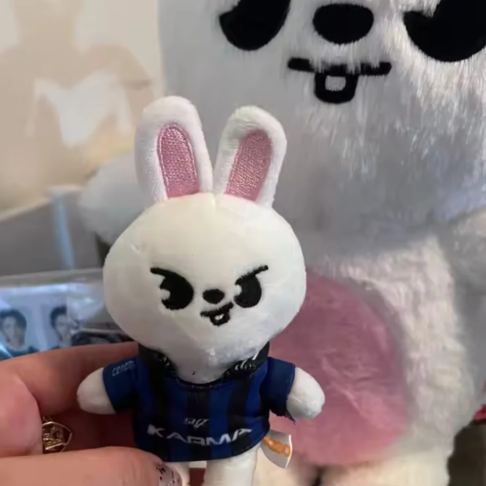 SKZOO Knuffel Karma Sleutelhanger Pluche Liggend Knuffel Seoul FM Week Mantel Pop Magische Schoolkind Verjaardagscadeau