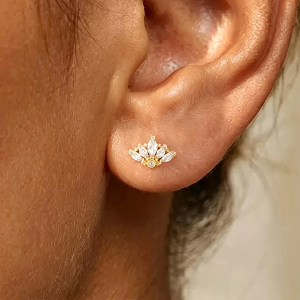 1PC French Design Fashion Horse Eye Stud Earrings For Woman Stainless Steel Helix Ear Stud Elegant Cartilage Piercing Jewelry