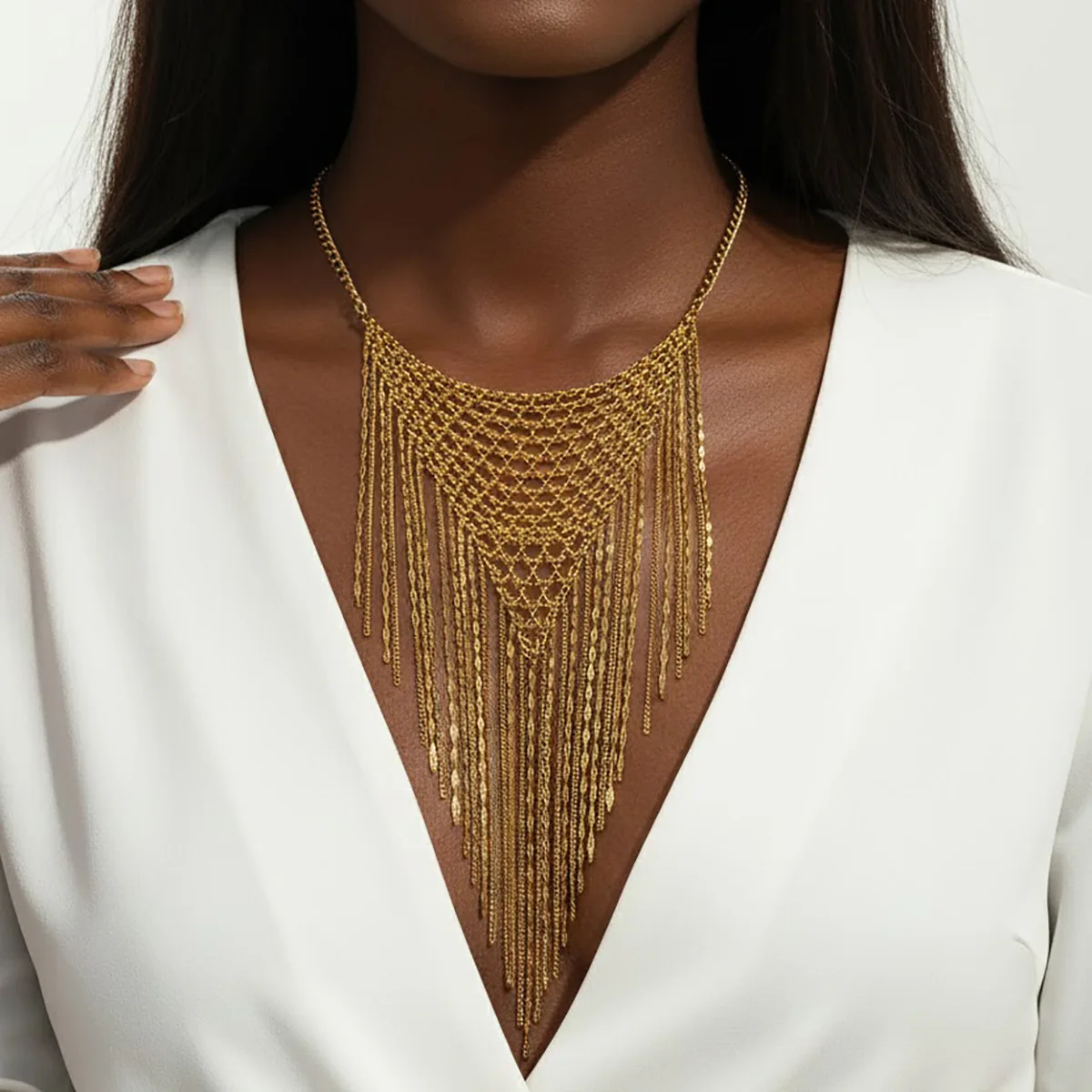 Vintage Punk Metal Mesh Fringe Necklace Exaggerated Geometric Cutout Handmade Grid Pendant for Women Fashion Gift Necklace