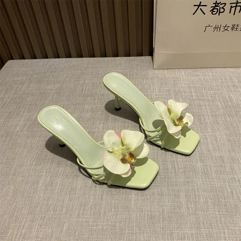 Flower Decoration Women Slippers Hawaiian Bohemian Vacation Style Women High Heel Slippers Square Head Open-toed Slippers Slides view 6