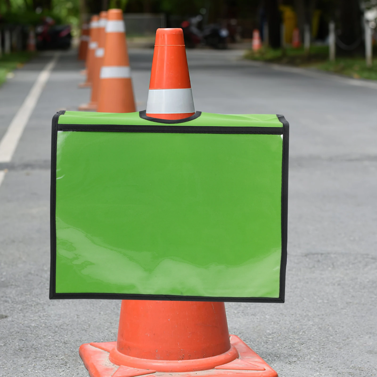 

2pcs Traffic Cone Sleeves Pocket Design Bright Safety Covers Outdoor Warning Training Accessory