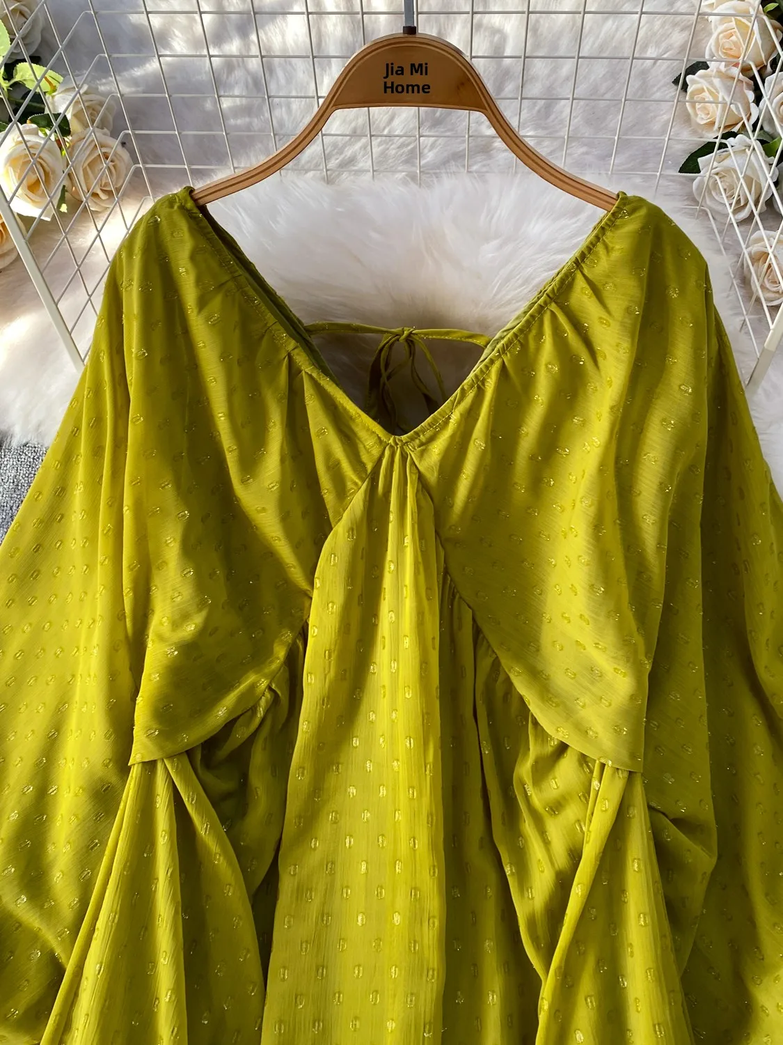 Shiny Thread Tassel V-Neck Dress Women Summer Pleated Lantern Sleeve Loose Conceal Slim Long Dress Commute Style High Waist