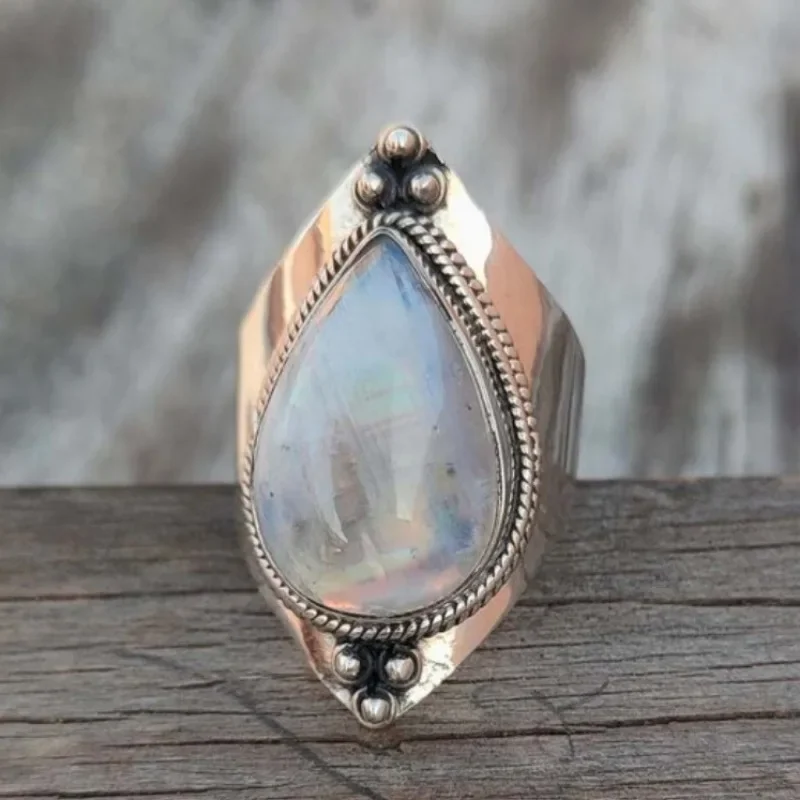 Vintage Ethnic Style Imitation Opal Ring for Women Antique Silver Color Moonstone Rings Fine Jewelry Accessories Girls Gifts