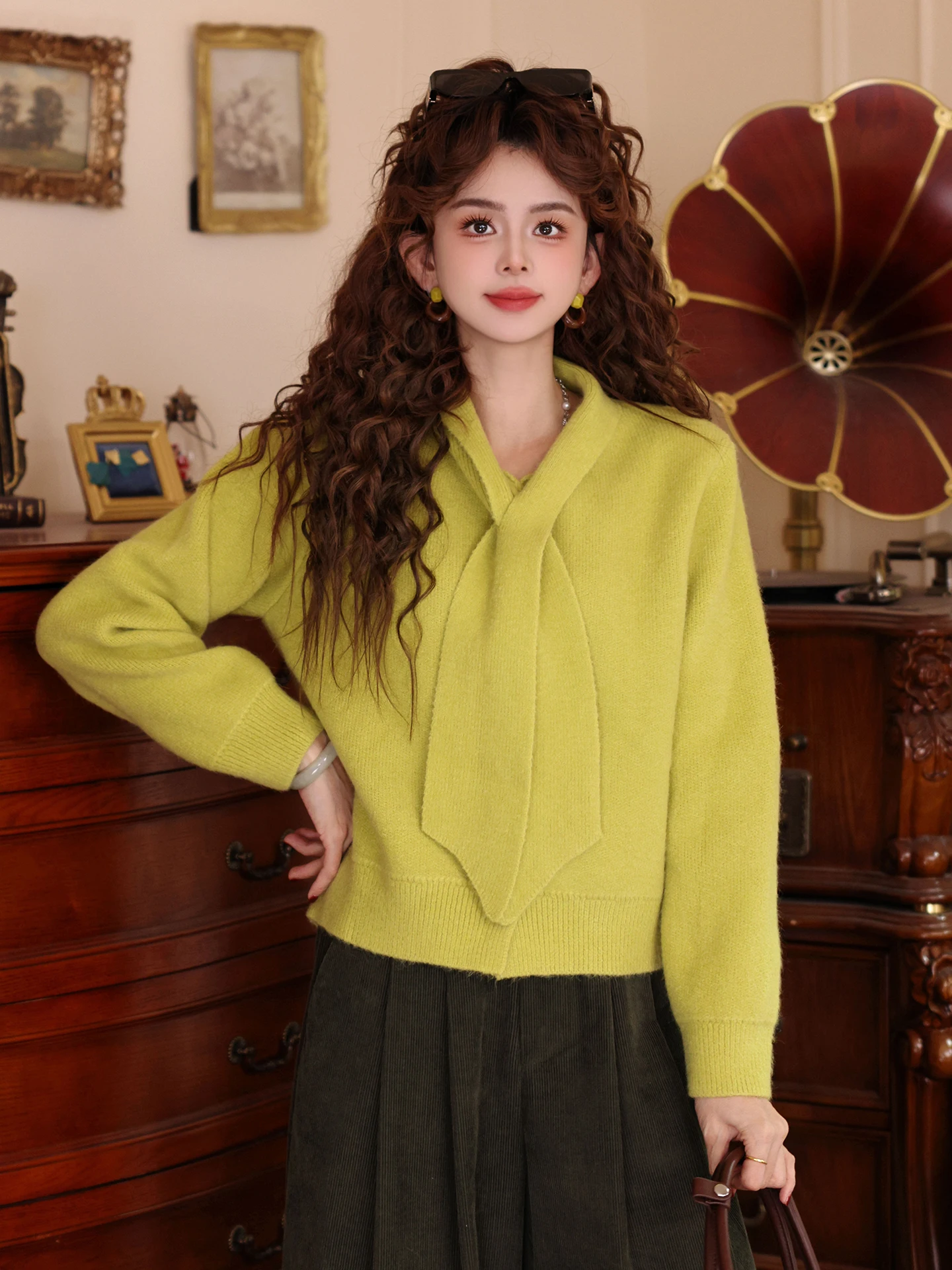 

Женский трикотажный топ Chen Jiajie Summer Night Firefly: мягкая теплая базовая кофта с длинным рукавом и V-образным вырезом