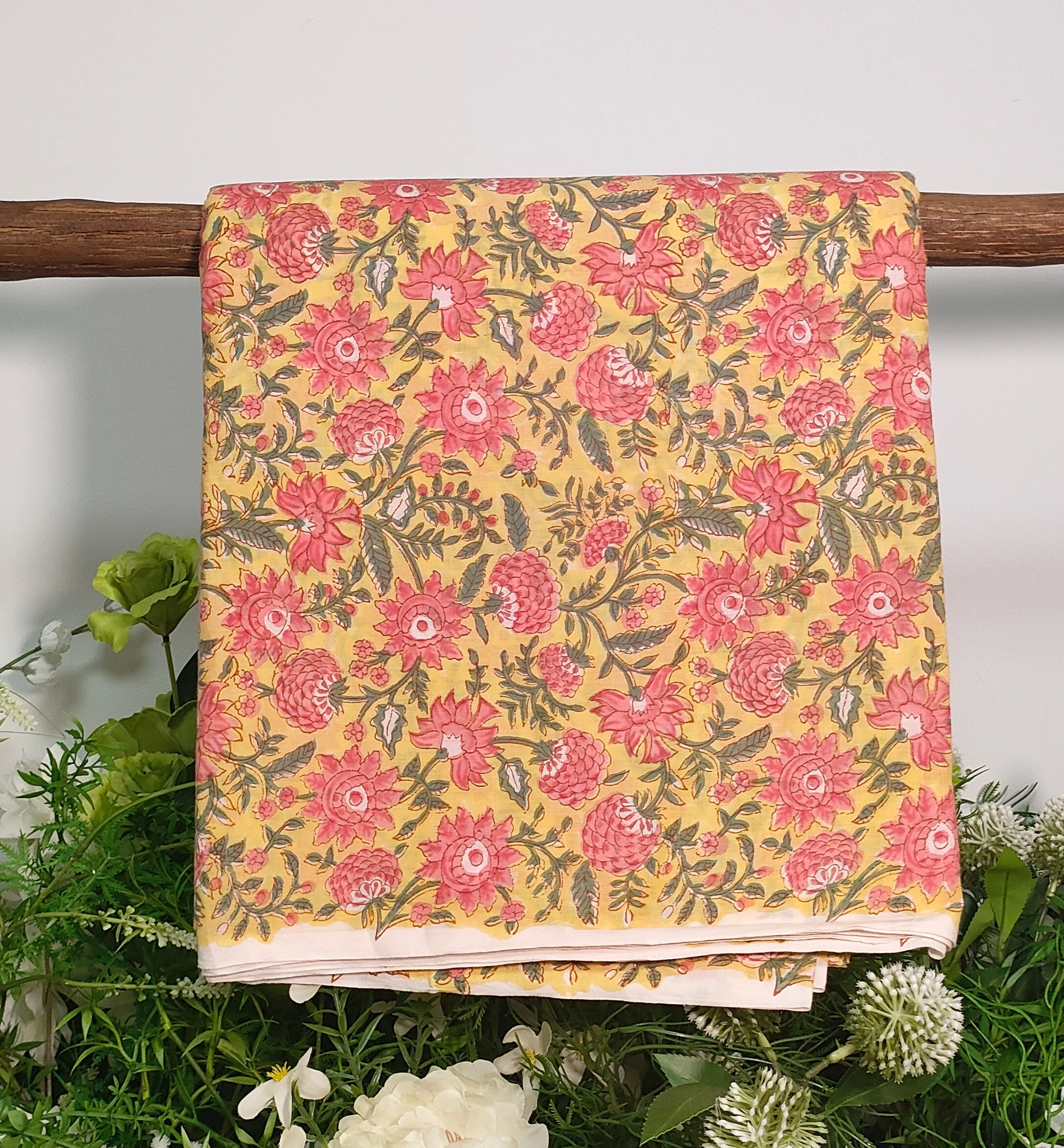 

India hand Block Fabric Cotton Cloth yellow Textile Patchwork Fabrics for Sewing Bed Sheet Material By the Meterint
