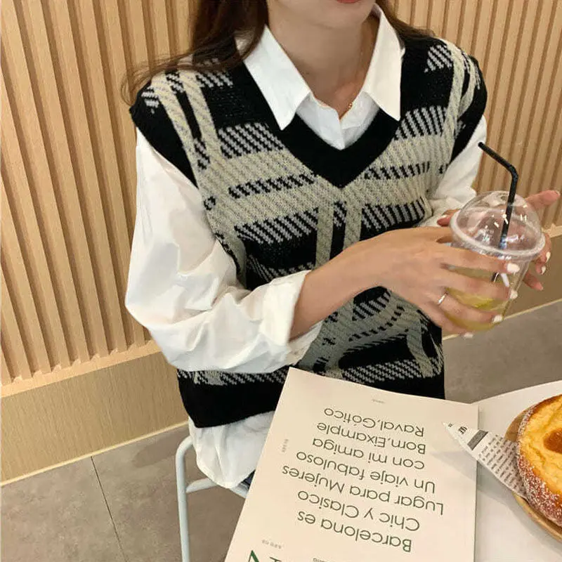 V-neck French female knitted pullover with women top sleeveless for autumn winter loose vintage sweater vest