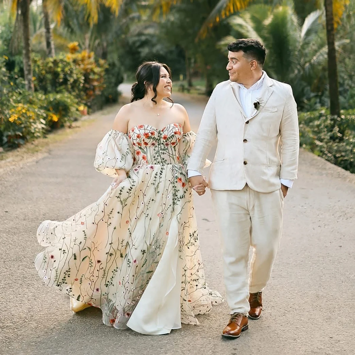 Colorful Wedding Dress For Overweight Bride Long Bubble Sleeves Customized Embroidered Wildflowers Lace High Slit Bridal Gowns