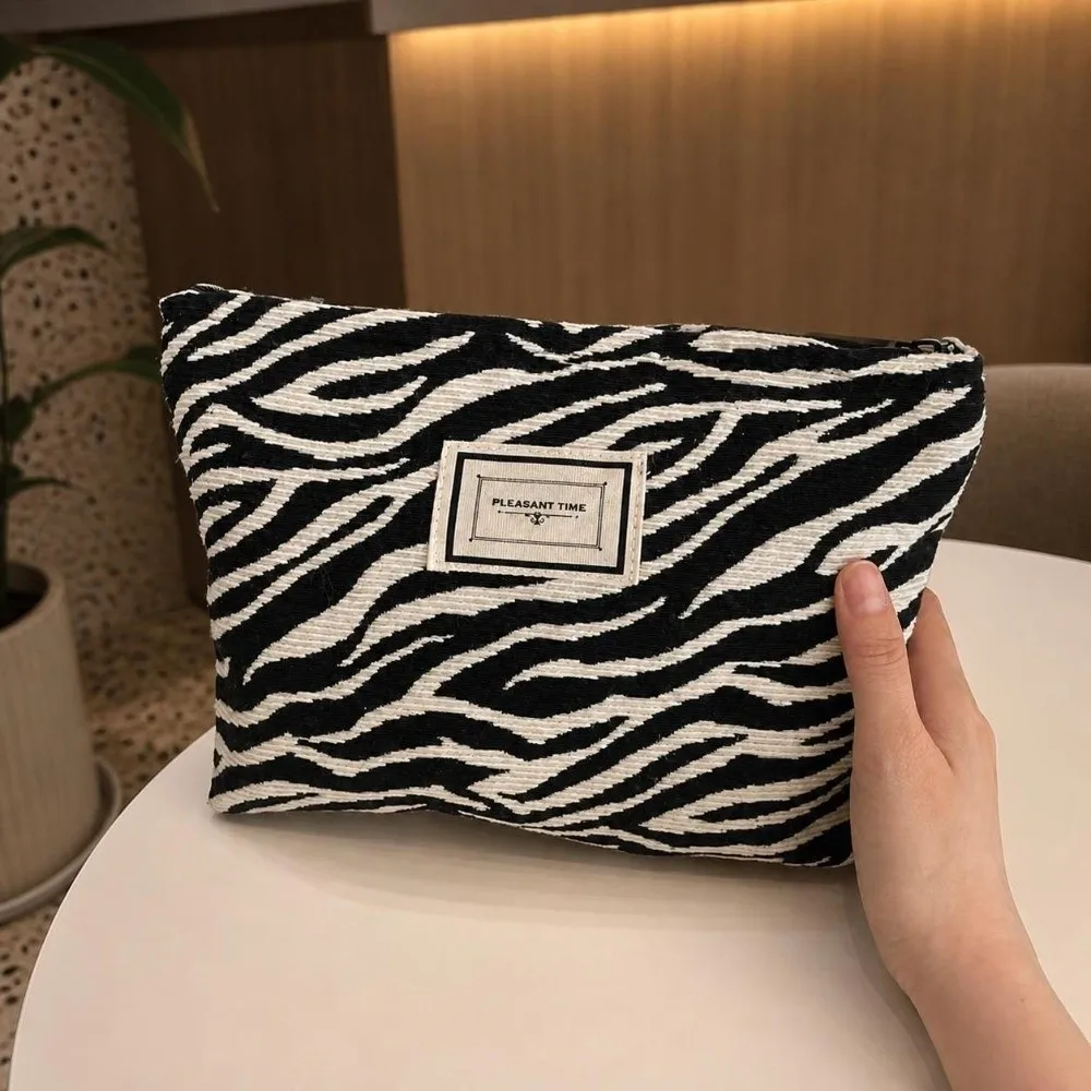 Versatile Portable Cosmetic Bag Large Capacity Thickened Makeup Organizer Zebra Leopard Print Beauty Case for Women