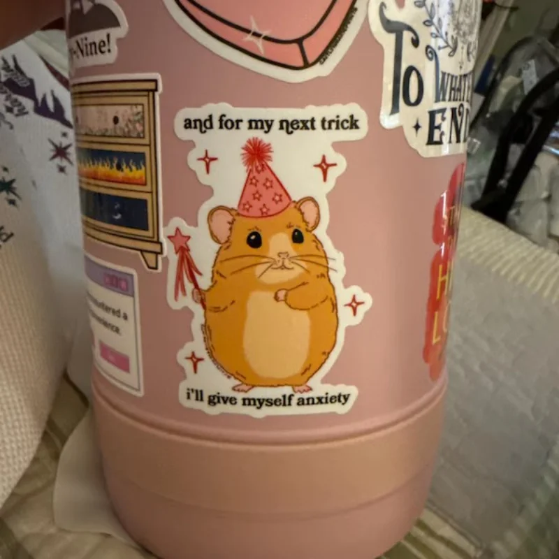 Next, I will perform a trick that makes me anxious, including a cute hamster sticker
