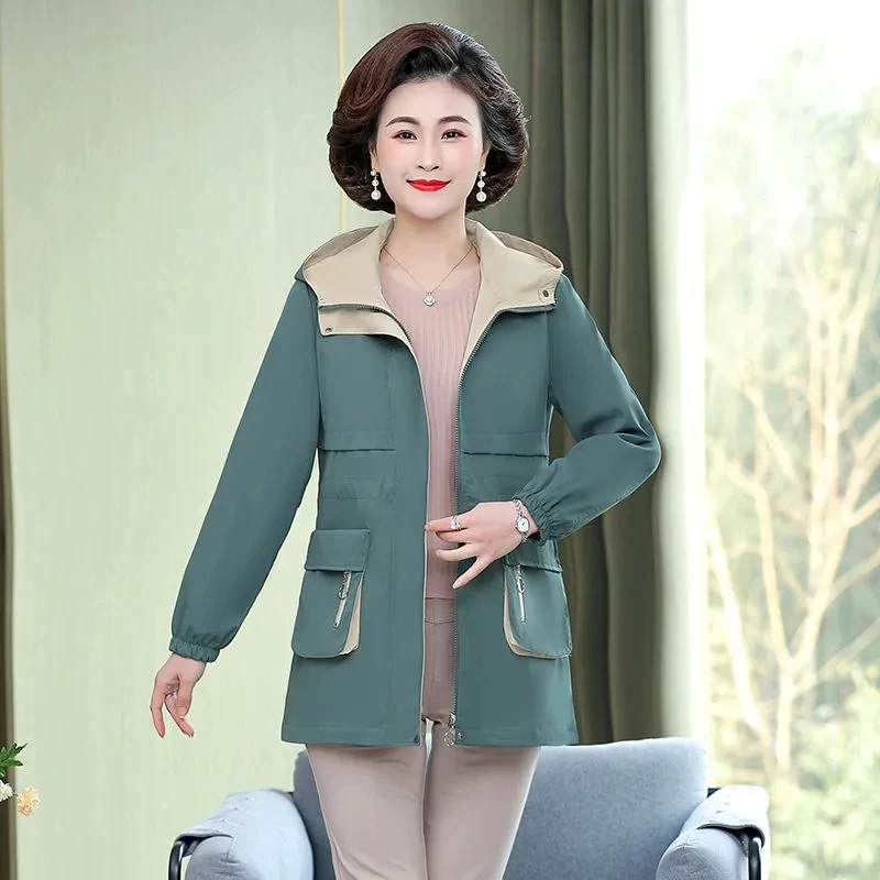 Middle-aged Mother Autumn Coat Fashion Loose Stitching Western Style Thin Coat Casual Temperament Large Size Hooded Windbreaker