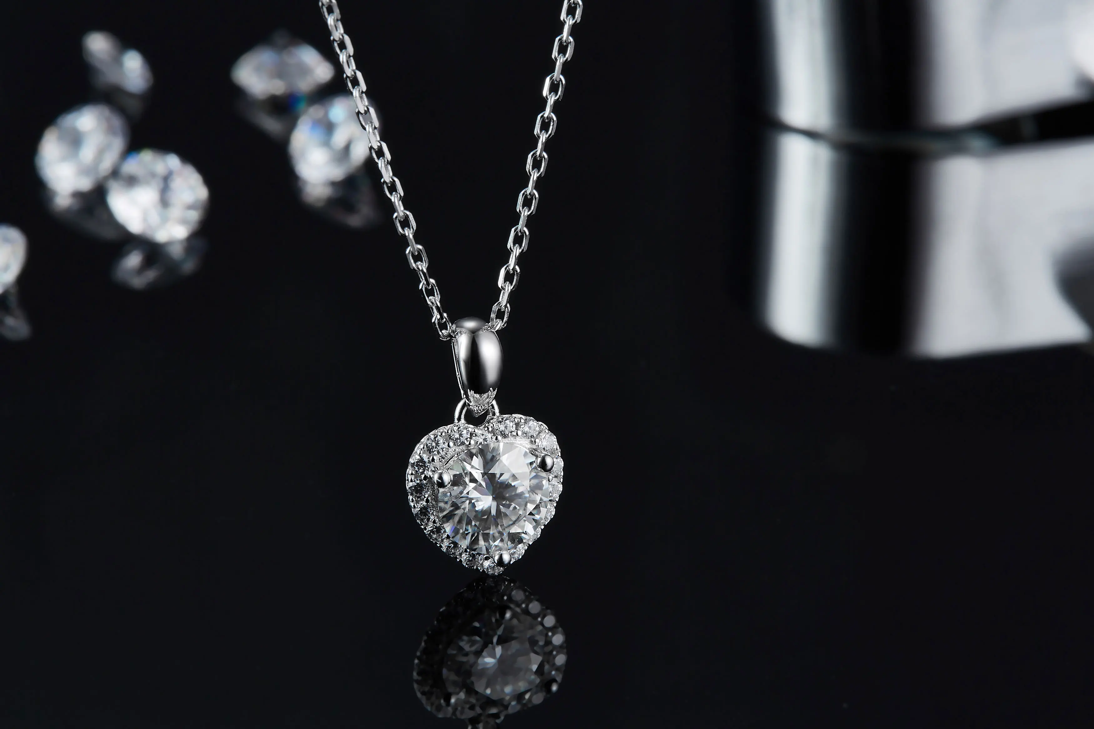 

Heart Shape 1.0ct Moissanite Diamond Pendant Necklace in 925 Sterling Silver