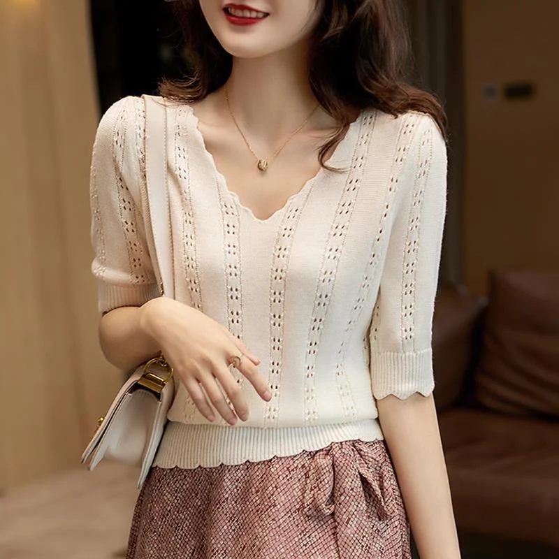 Blouses Top Femme Short Sleeve See Through Knitted Blouse Women Blusas Mujer De Moda Hollow-out V-Neck Pullover Shirts WY1005