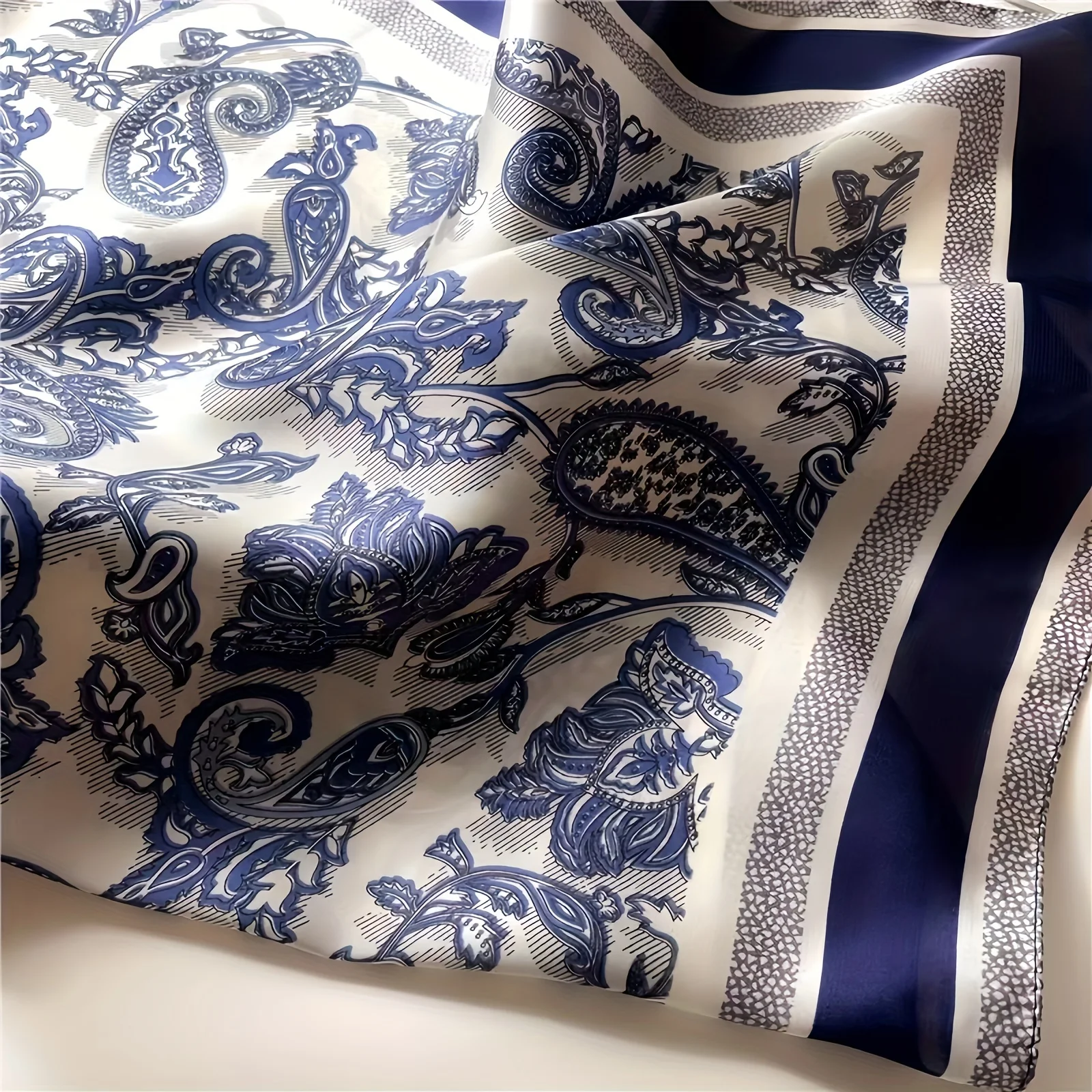 البوهيمي نمط بيزلي الأزهار طباعة المرأة ساحة وشاح حريري الساتان رئيس التفاف تصميم الأوشحة باندانا الحجاب منديل