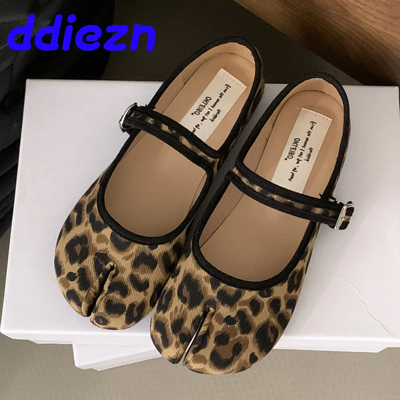 Fashion Strange Toe Footwear Ladies Flats Mary Janes Shoes Buckle Female Designer Shallow Leopard print Women Lolita Flats Shoes