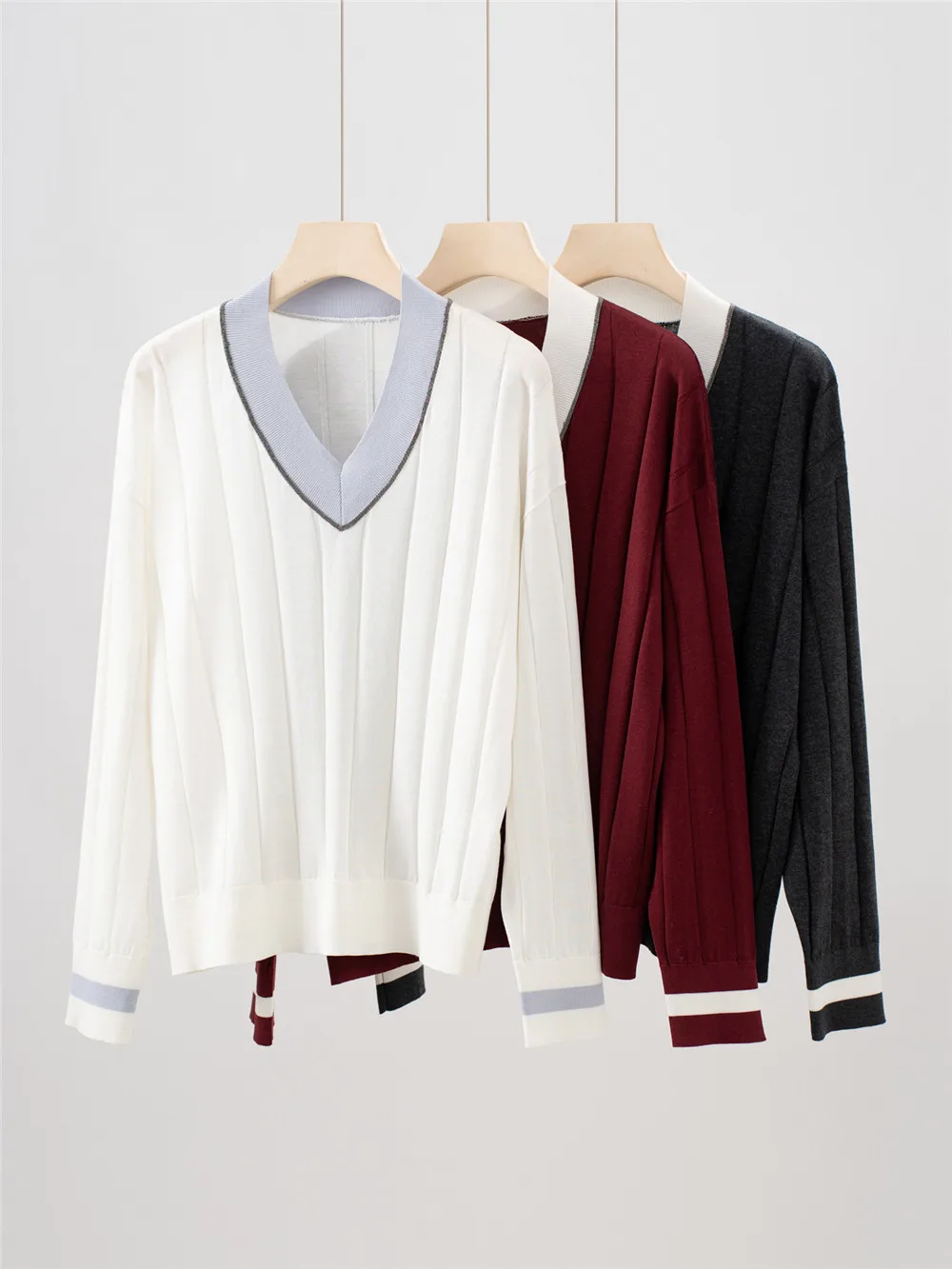 

25 Early Autumn New Wool Color Blocked V-neck Vertical Stripe Knitted Long Sleeved Thin Casual Versatile Women's Top
