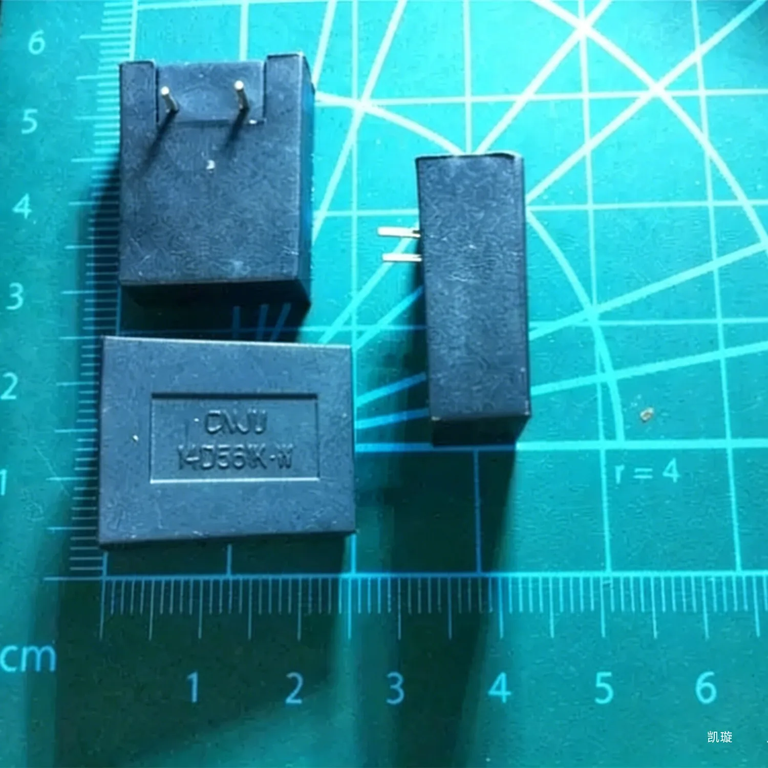 Original new 100% varistor 14D561K-W 14D561K (Inductor)