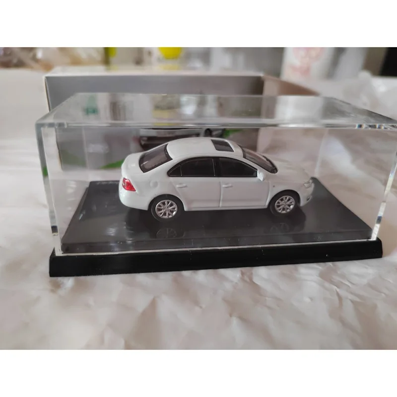 1:64 Scale Skoda Rapid Alloy Car Model Collection Ornaments