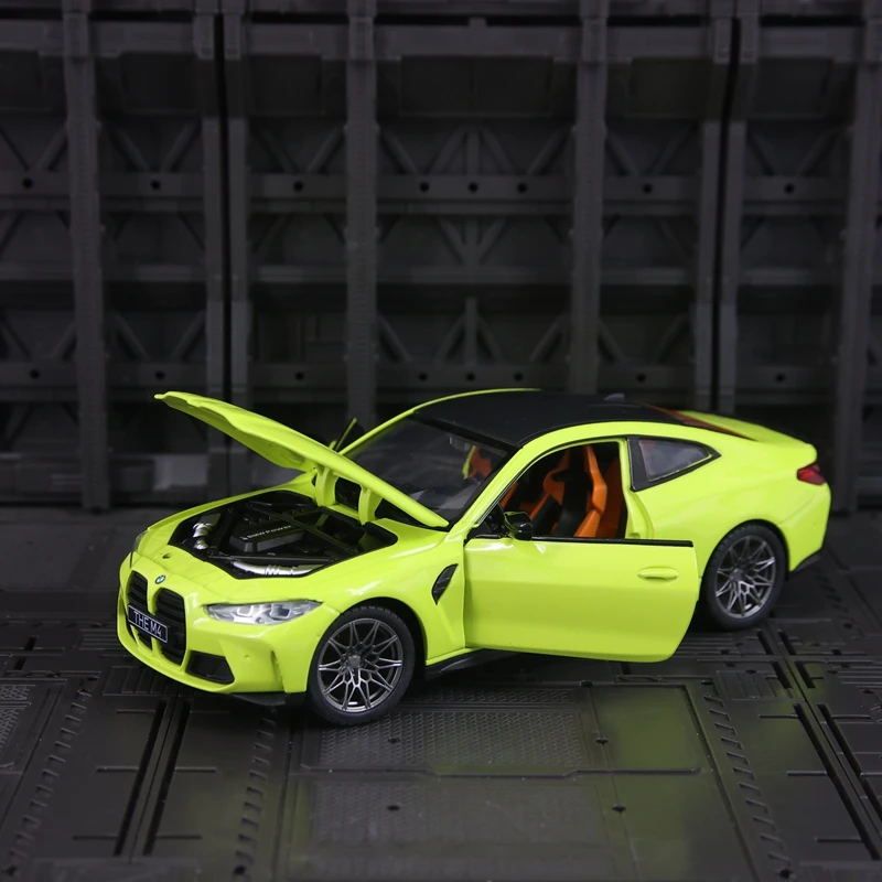 CCA 1:23 Simulated BMW M4 G82 alloy car model doors and hood that can be opened, has sound and lighting functions rich details