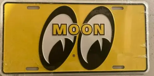 Image of MOONEYES Eyeball-Nummernschild aus gelbem Metall. Hot Rods, Cruisers. FANTASTISCH!! Aluminium