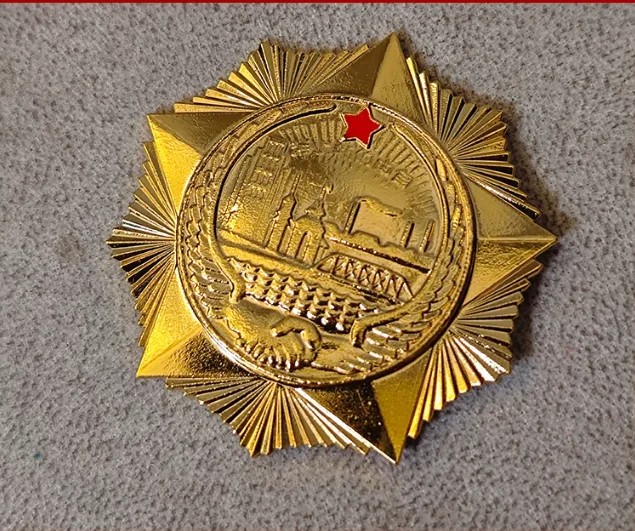 51mm Red Star Medal Vintage Co - Vintage Collectible Pins review and price