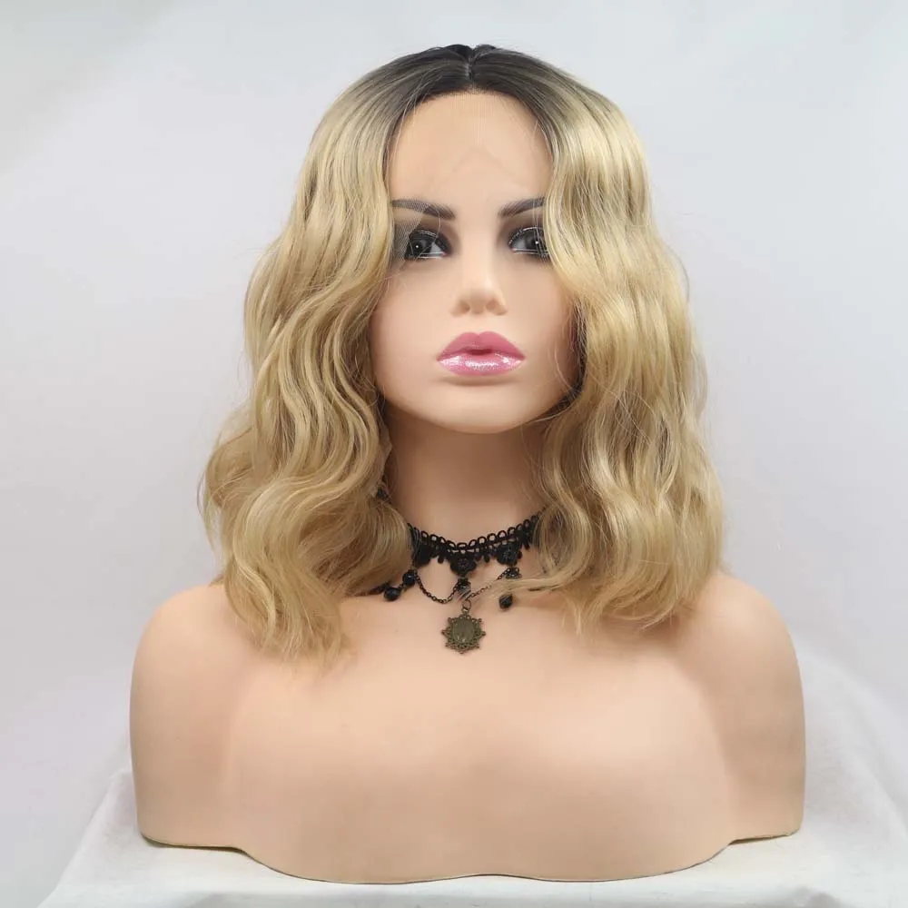 

Синтетический парик боб с эффектом омбре, светло-русый с коричневыми корнями, короткий, волнистый, с кружевной передней частью, из термостойкого волокна