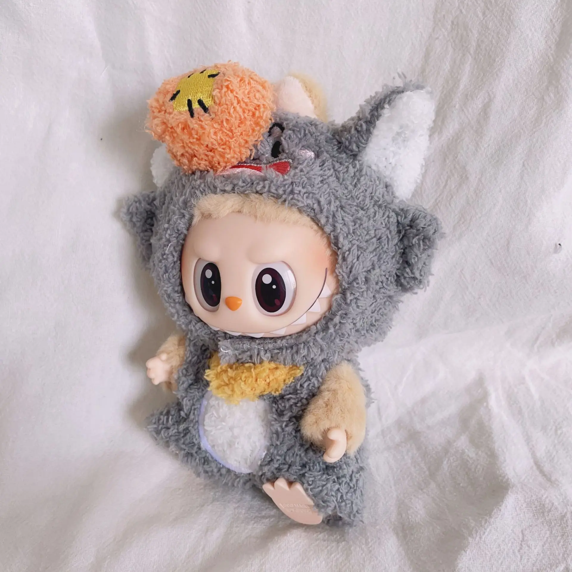 Vestiti per bambole Labubu Set di peluche Taro grigio 17 cm Vestiti per bambole in peluche Sostituzione Labubu I II Idol Doll Seduta Accessori per feste