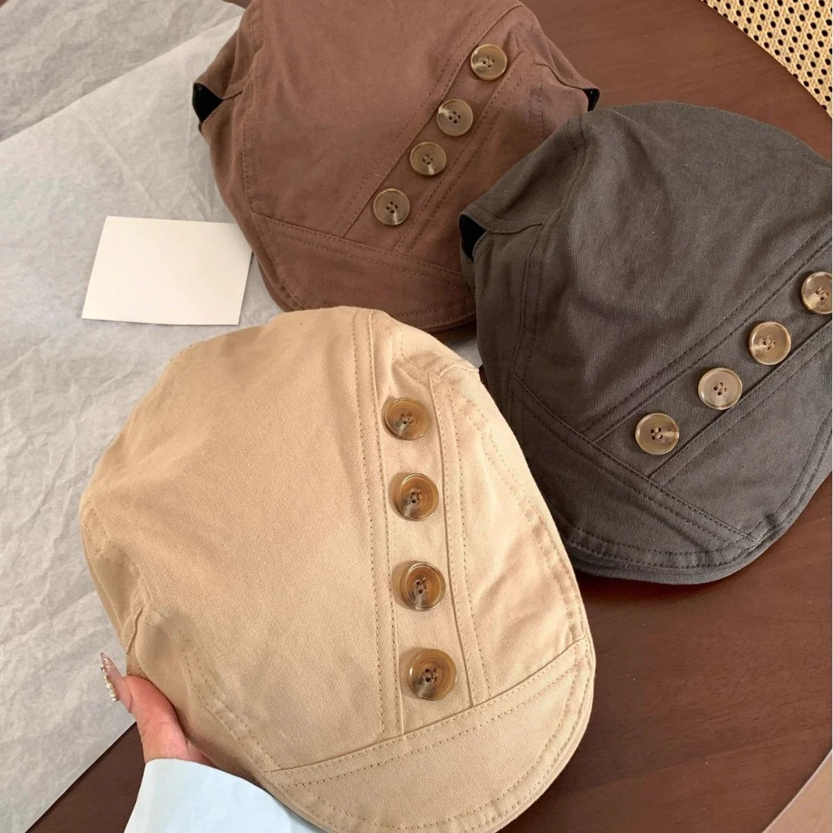 

Ретро-берет с козырьком и пуговицами для женщин, весна-лето 2025, защита от солнца