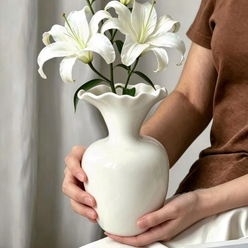 Petal Bottle Mouth Ceramic Vase Desk Decoration Creative Porcelain Floral Vases Artificial Flowers Decorative Flower Arrangement