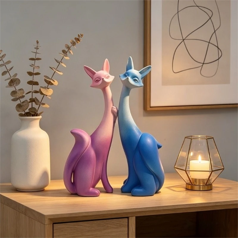Modern simple Internet celebrity couple fox resin ornament, light luxury home desktop ornament