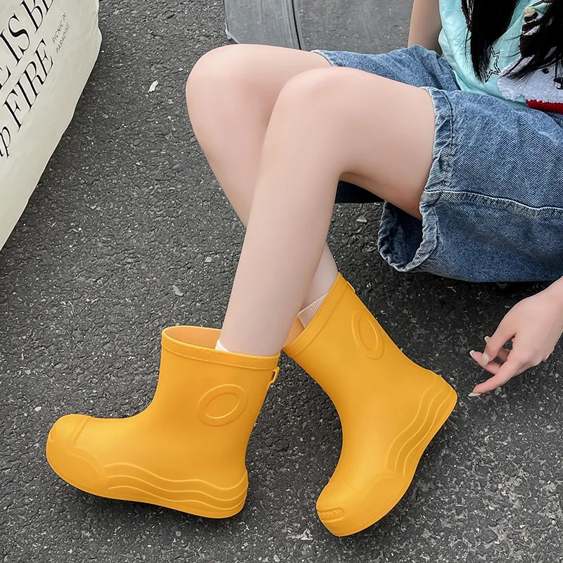 Modische Gummi-Regenstiefel für Damen, Wasserdichte Outdoor-Arbeits- und Gartenschuhe 2026, Neue Kurze Regenstiefel mit Weicher Sohle, Damen-Knöchelschuhe