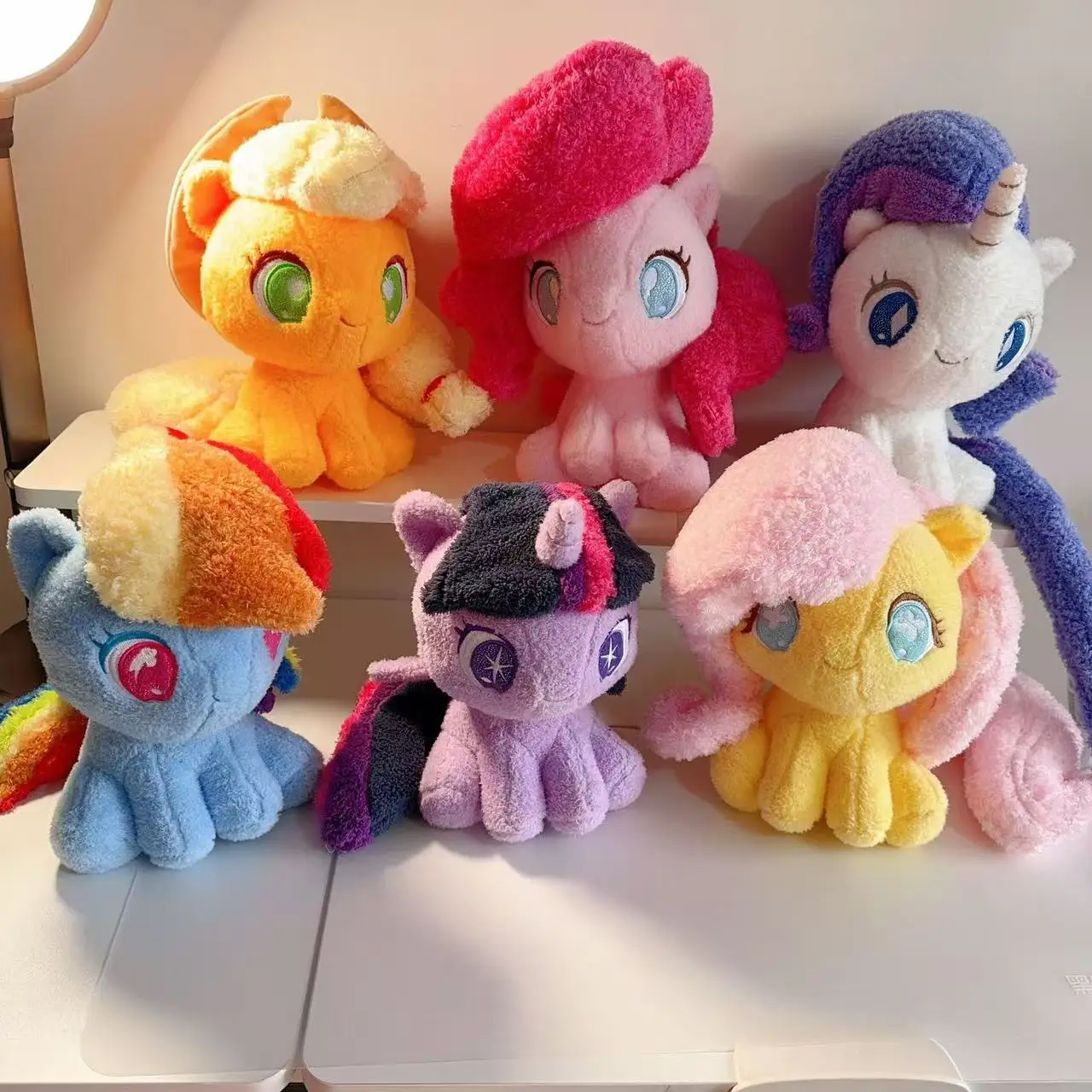 Novo meu pequeno pônei: o amigo é magia pelúcia q-versão sentado postura boneca brinquedo crepúsculo brilho arco-íris traço applejack raridade