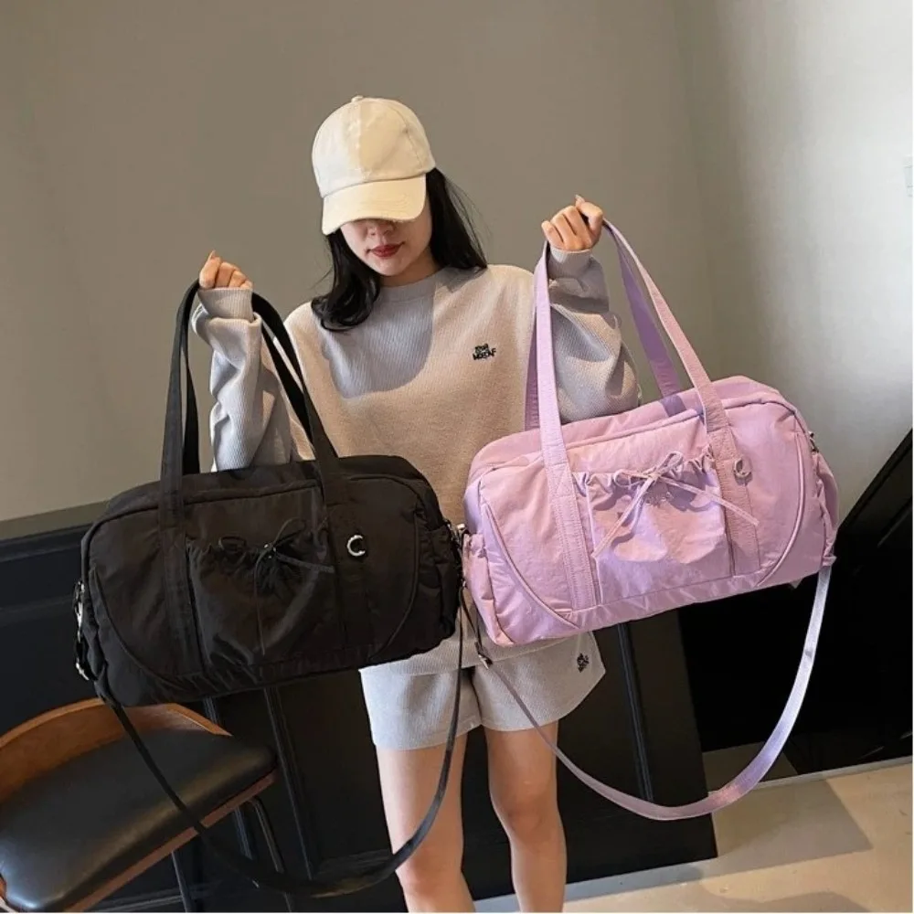 

Portable Large Capacity Fitness Bag Dry Wet Separation Nylon Crossbody Bag Solid Color Luggage Bag Outdoor