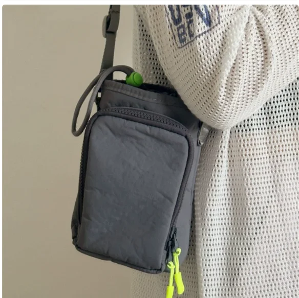 

Легкая портативная сумка-кроссбоди унисекс: идеально подходит для спорта, велоспорта и повседневных мероприятий, вмещает бутылку с водой, телефон и зонт.