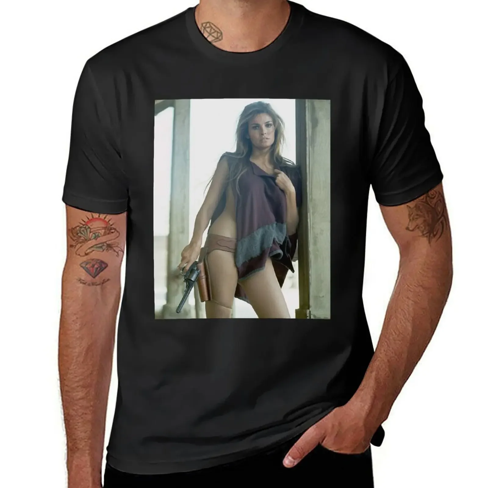 

Raquel Welch T-Shirt Aesthetic clothing rapper graphic tees basketball graphic tees T-shirts for men cotton
