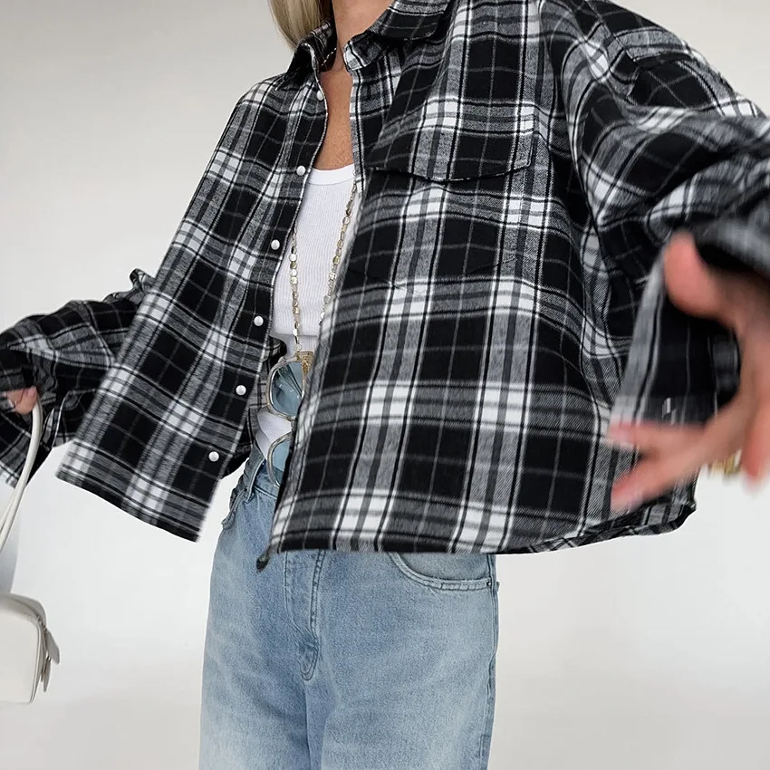 

Fashionable Loose Plaid Women's Shirt Elegant Lapel Long Sleeve Shirt And Shirt Retro Pocket Lace-up Top For Women 2025