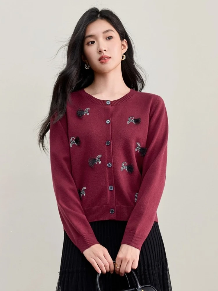

SENTUBILA Women's Lucky Pony Commuter Cardigan 2025 Autumn New Soft O-Neck Single-Breasted Casual Knit Sweater Coat W53EB3516