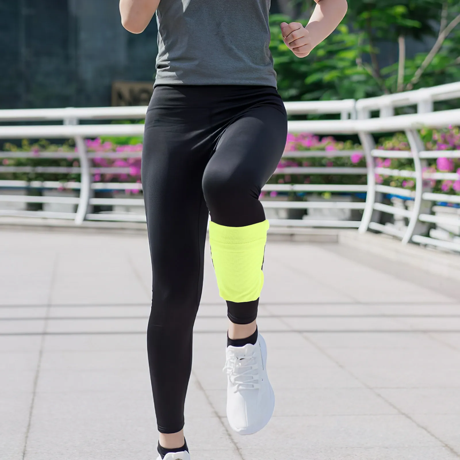 

Elastic Leg Phone Holder for Running Workout Gym Walking Sports Belt Bag Cell Phone Carrier with Key Pocket Universal Secure