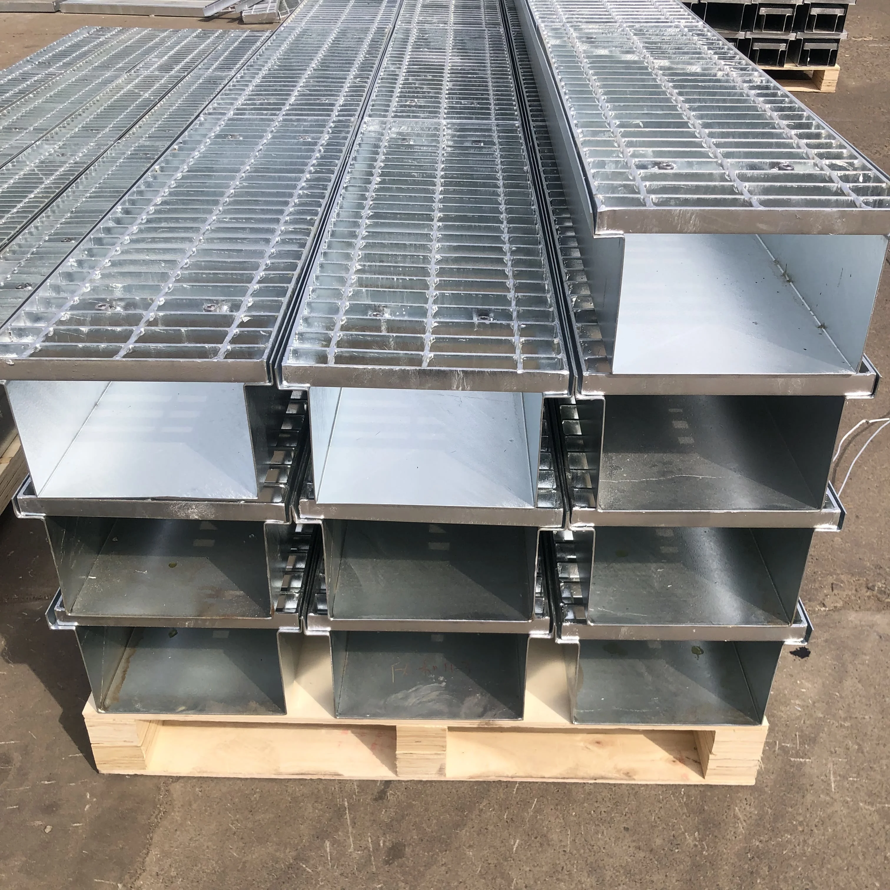 

Australia Driveway Storm Drainage Galvanised Steel Traditional Grate With Channel Traditional Galvanized Trench Box Grates