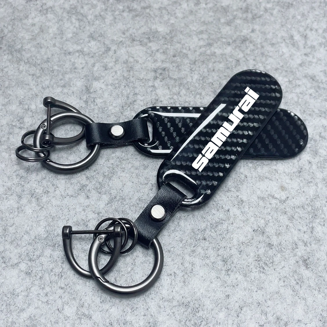 Car Keychain Carbon Fiber Zinc Alloy Keyrings For Suzuki Samurai SX4 Swift Alto Jimny S-Cross Grand Vitara Car Accessories