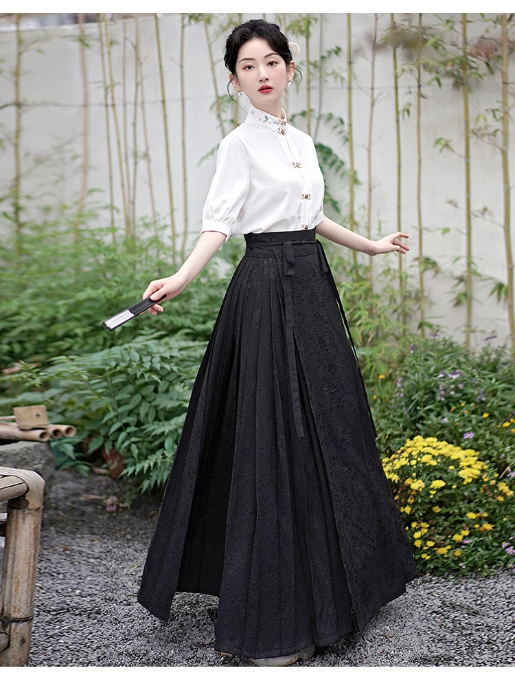 تنورة وجه حصان هانفو للسيدات جديدة لعام 2025 زي هانفو الصيني التقليدي بياقة واقفة تنورة كلاسيكية بطيات باللون الأسود #1