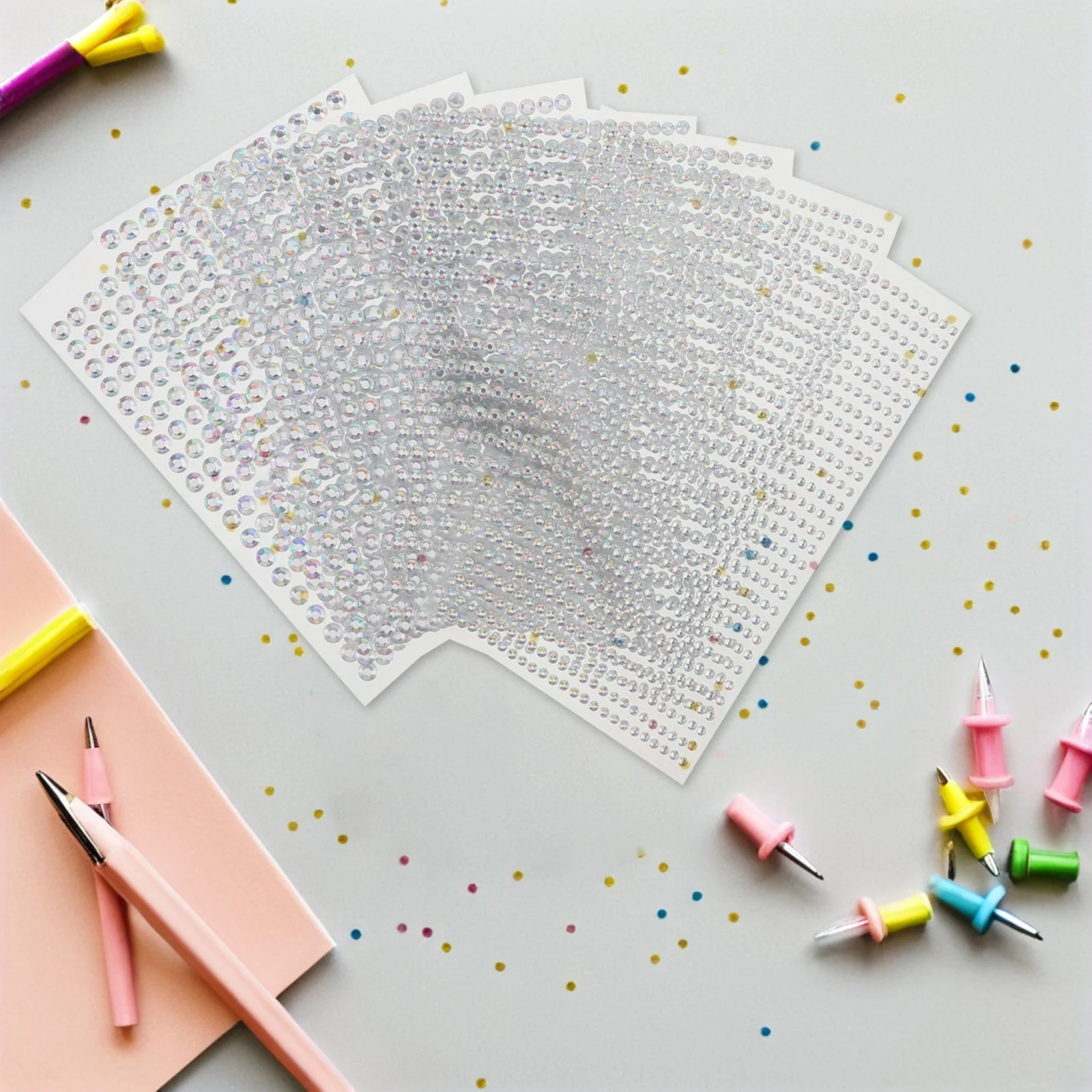 8 أوراق ملصقات حجر الراين للأطفال ذاتية اللصق من الأحجار الكريمة الأكريليكية لتزيين القصاصات اليدوية