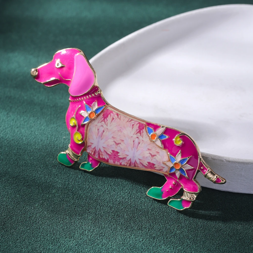 Dachshund Brooch Pin Jewelry Funny Cartoon Lapel Pin Enamel Anamel Dog Designer Cut Colorful Brooches Pins for Women 2024