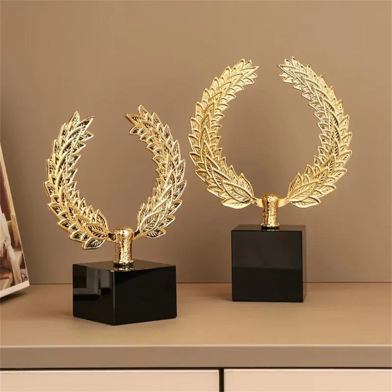 Gold alloy laurel wreath sculpture living room office light luxury desktop decoration
