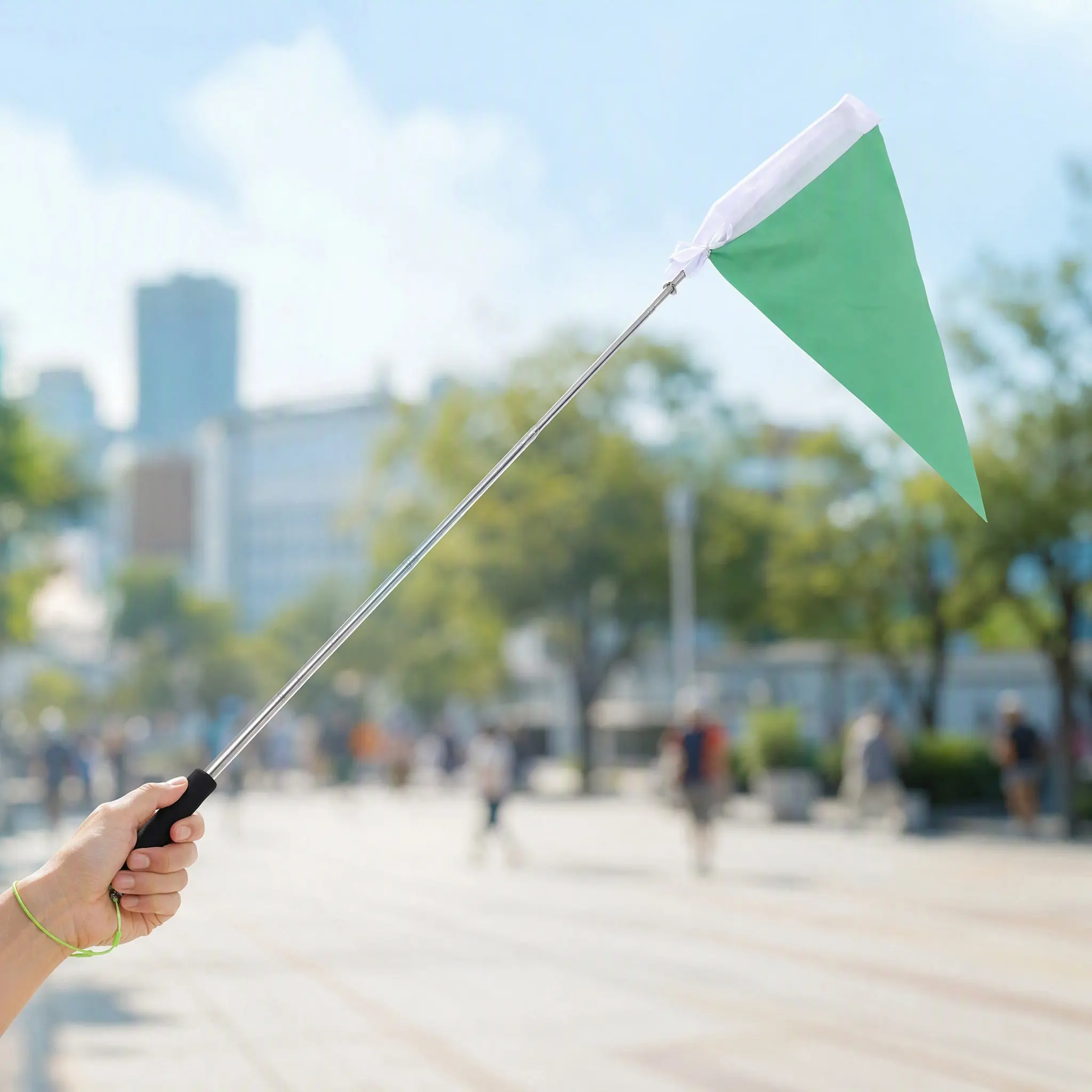 Lightweight Portable Tour Guide Flag with Retractable Telescopic Pole Non Slip Handle Bright Color for Travel Events Hiking