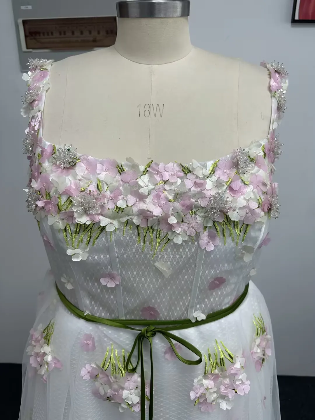 JEHETH Embroidery A-Line Prom Gowns Side Split Flowers Sleeveless Square Collar Tulle Evening Party Dress Sweep Train Custom image 4