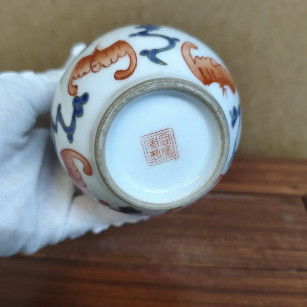 Hand Painted Pastel Old Collection Cloud and Bat Pattern Full Glaze Ceramic Zadou Spittoon Decorative Ornament Collection